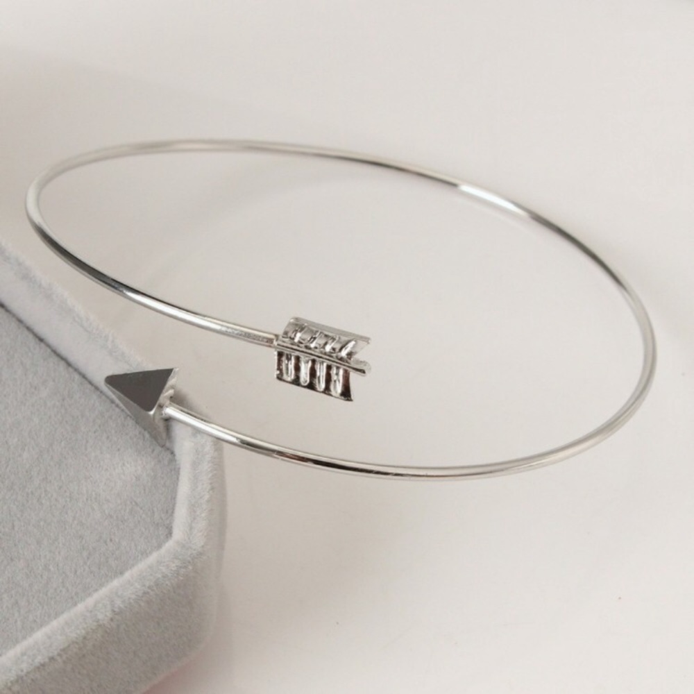 ⚫️5/25 Silver Arrow Bangle Bracelet - Picture 3 of 4